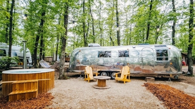 Idea per anniversario romantico Orlando in Chianti glamping airstream